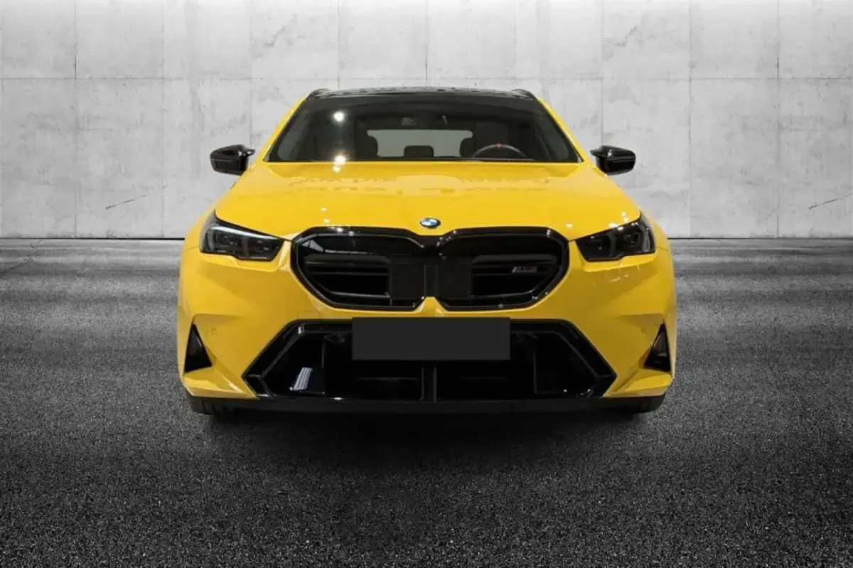 Usata BMW M5 727 CV (534 kW) 2025 Giallo Station wagon