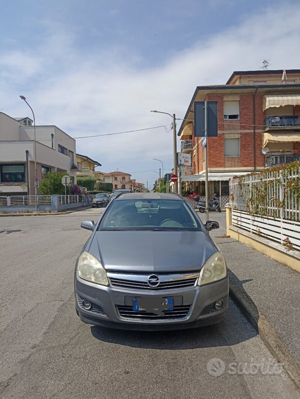 Käytetty Opel Astra 90 HP (66 kW) 2007 Harmaa Farmari