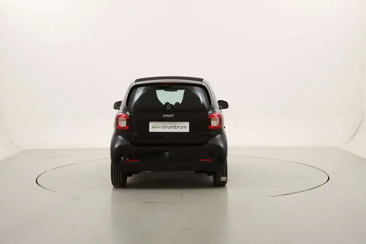Usata Smart ForTwo Coupé Passion 41 kW (56 CV) 2022 Nero Utilitaria