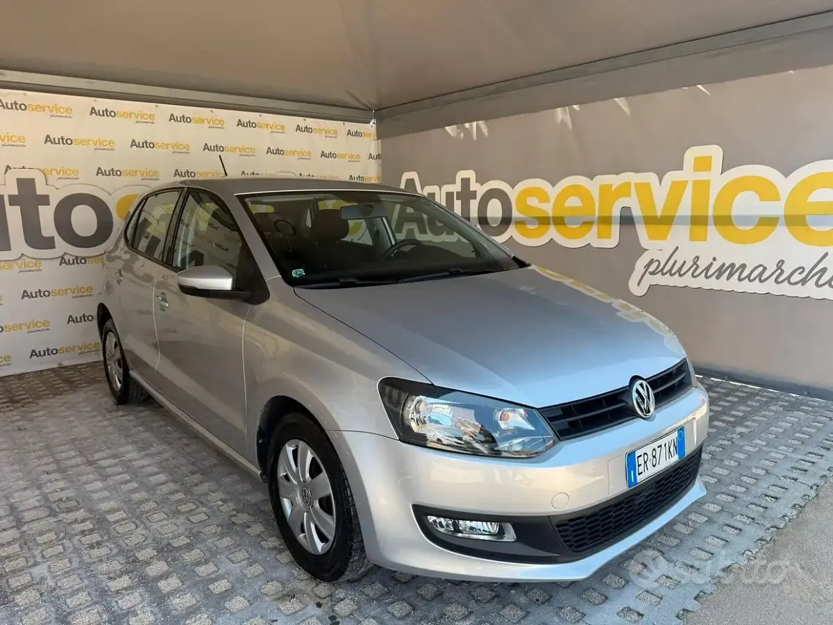 Usata VW Polo Trendline 75 CV (55 kW) 2013 Grigio Utilitaria
