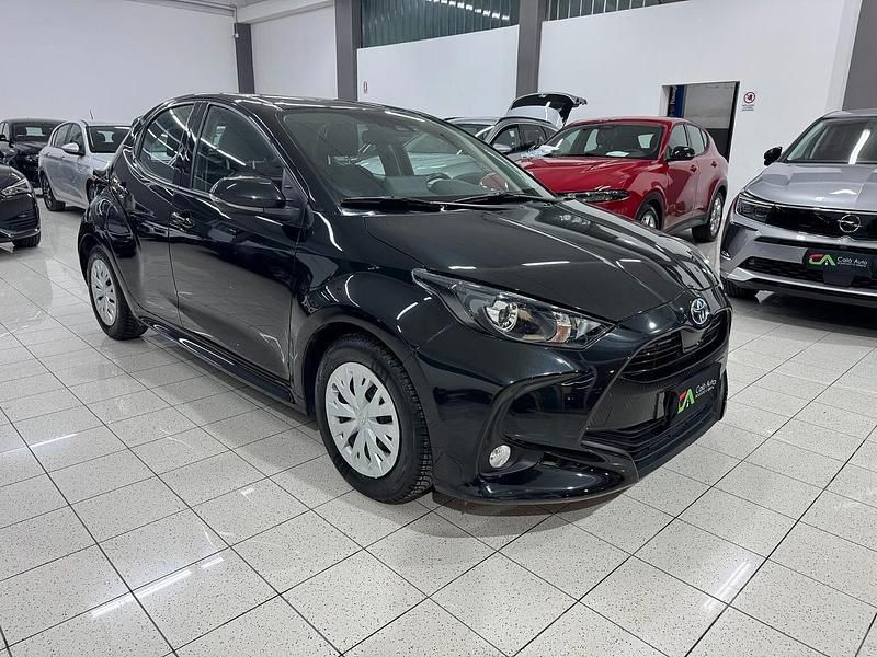 Usata Toyota Yaris Hybrid Business Edition 92 CV (67 kW) 2022 Nero Berlina