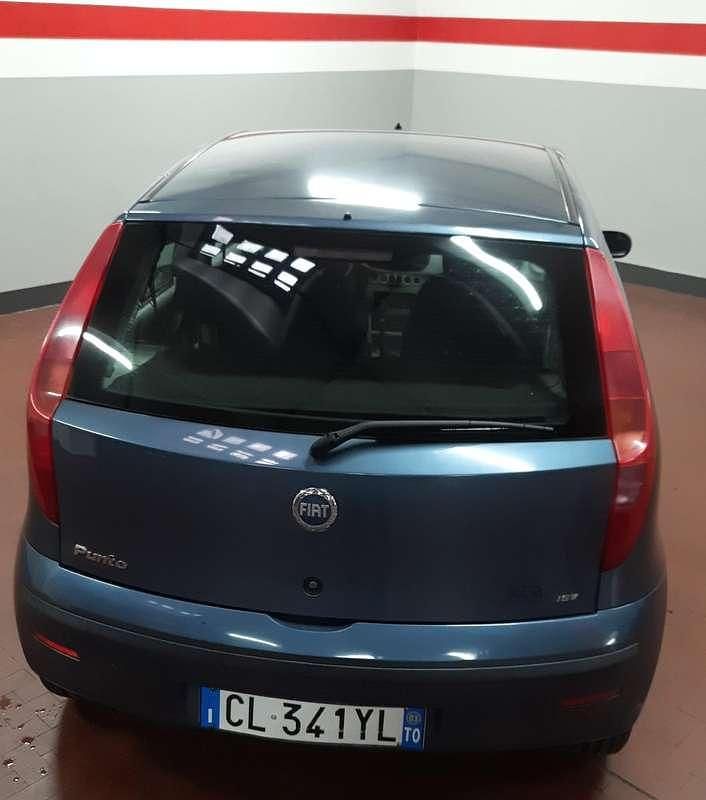 Usata Fiat Punto Dynamic 95 CV (69 kW) 2003 Blu/azzurro Utilitaria