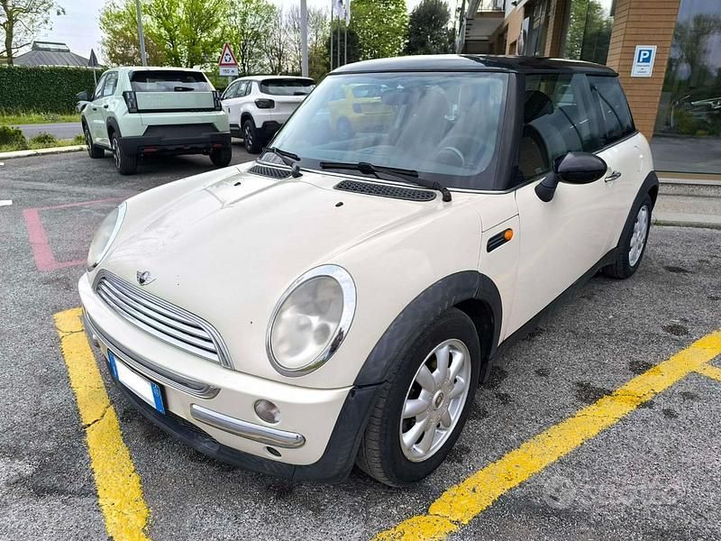 Usata Mini Cooper 116 CV (85 kW) 2003 Beige Utilitaria