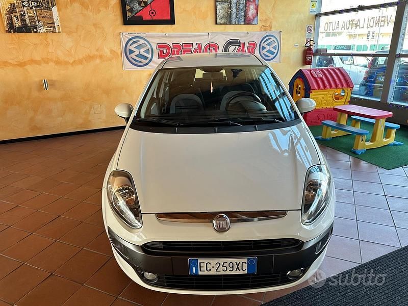 Usata Fiat Punto Evo Dynamic 69 CV (50 kW) 2011 Bianco Utilitaria