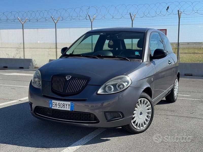 Usata Lancia Ypsilon 2011 Grigio Utilitaria