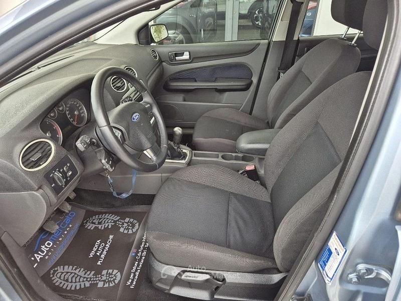 Usata Ford Focus 110 CV (80 kW) 2005 Blu Berlina