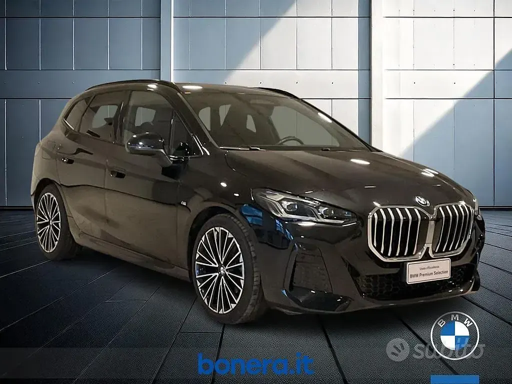 Gebraucht BMW 218 Active Tourer M Sport 150 PS (110 kW) 2025 Schwarz Van / Kleinbus