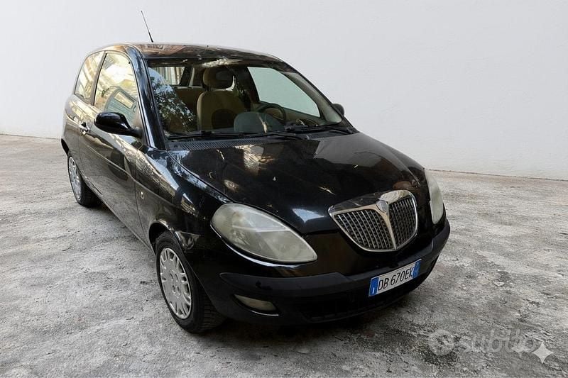 Usata Lancia Ypsilon 80 CV (58 kW) 2006 Nero Utilitaria