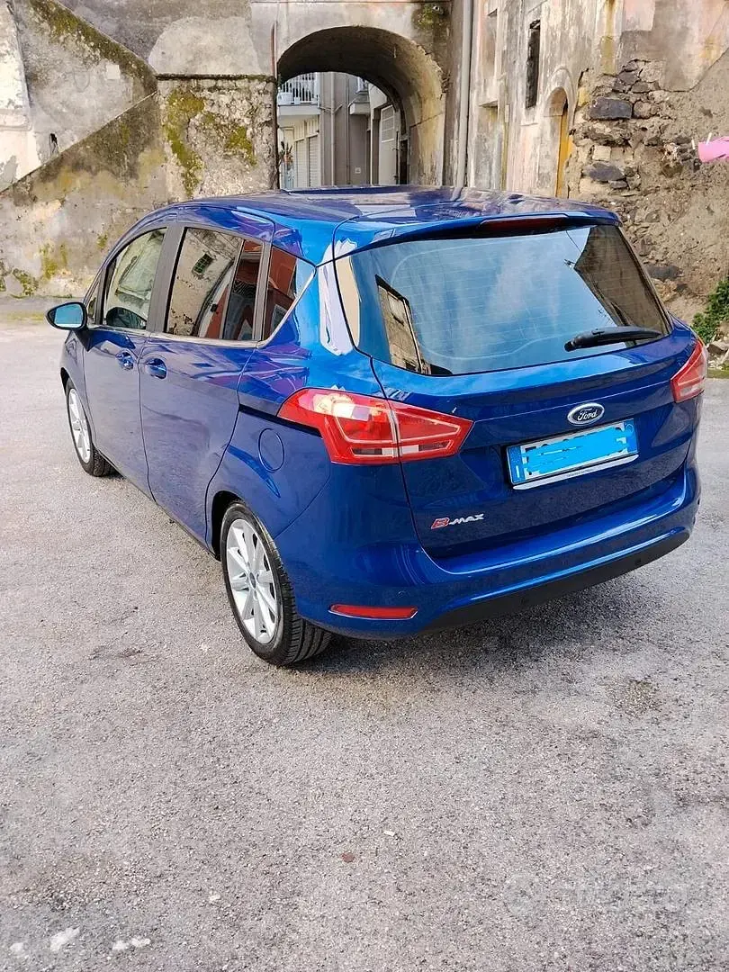 Usata Ford B-MAX Titanium 90 CV (66 kW) 2016 Blu Monovolume