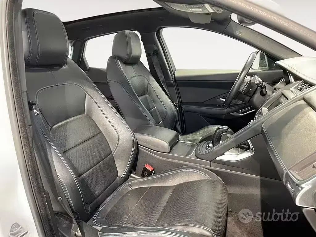 Usata Jaguar E-Pace R-Dynamic 150 CV (110 kW) 2019 Bianco SUV