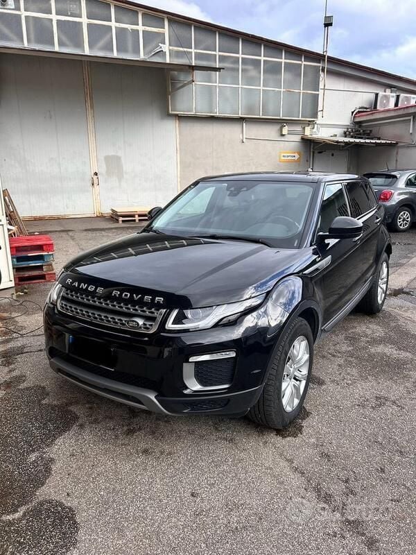 Nero Usata 2017 Land Rover Range Rover evoque SUV | 12.000 € - Immagine 1/4