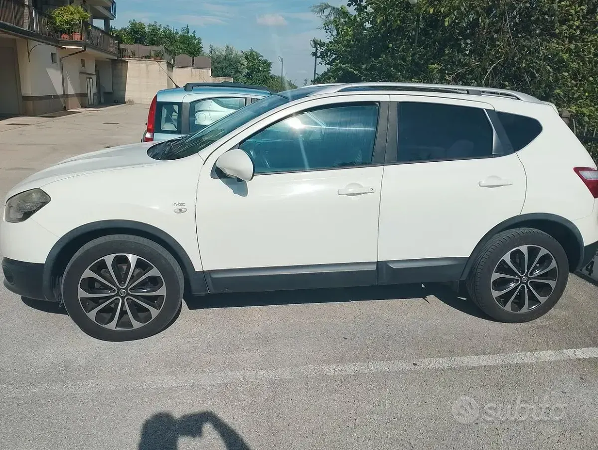 Usata Nissan Qashqai Tekna 117 CV (86 kW) 2013 Bianco SUV