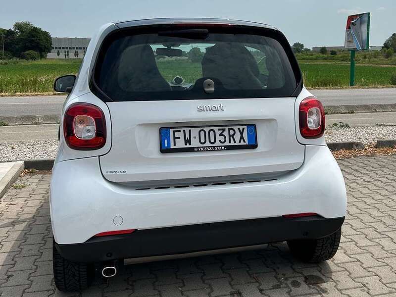 Bianco Usata 2016 Smart ForTwo Cabrio Cabrio | 8200 € (Ottimo prezzo) - Immagine 1/4