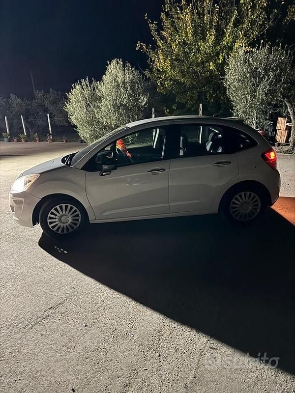 Bianco Usata 2013 Citroën C3 Tre volumi | 3500 € (Buon prezzo) - Immagine 1/4