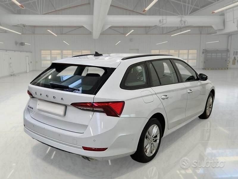 Usata Skoda Octavia Executive 150 CV (110 kW) 2023 Bianco Station wagon