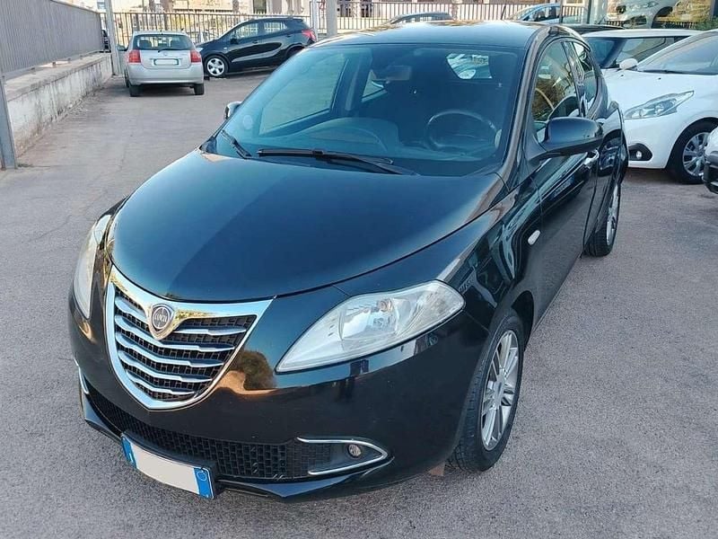 Usata Lancia Ypsilon Platinum 95 CV (69 kW) 2012 Nero Utilitaria