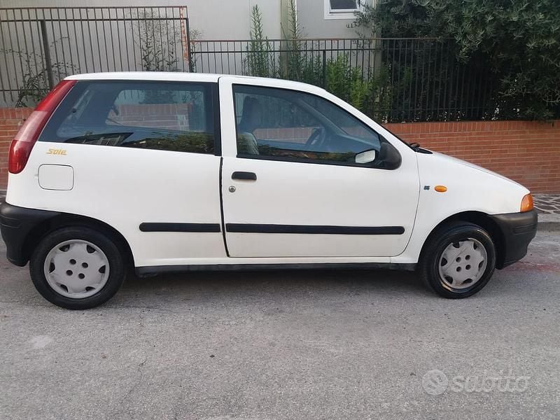 Usata Fiat Punto 54 CV (39 kW) 1998 Bianco Utilitaria
