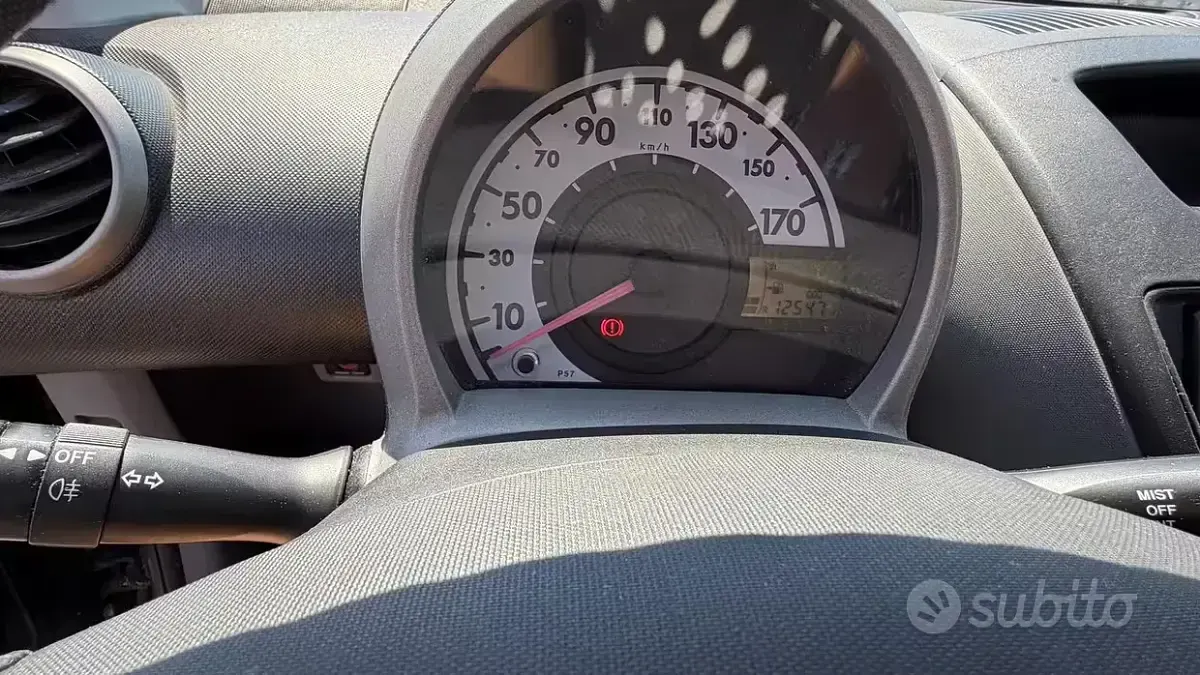 Usata Peugeot 107 68 CV (50 kW) 2008 Utilitaria