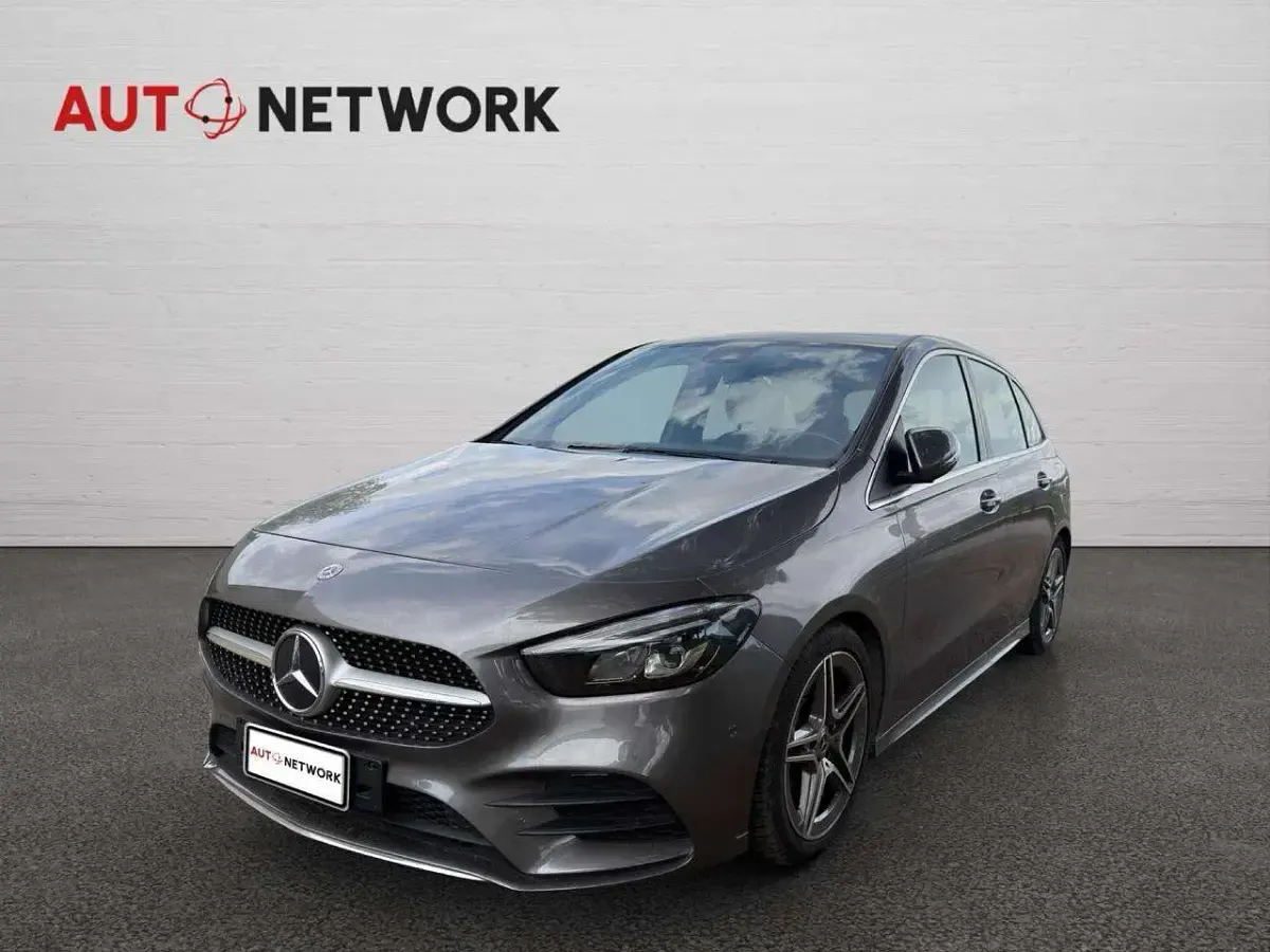 Usata Mercedes B180 Premium 116 CV (85 kW) 2022 Grigio Utilitaria