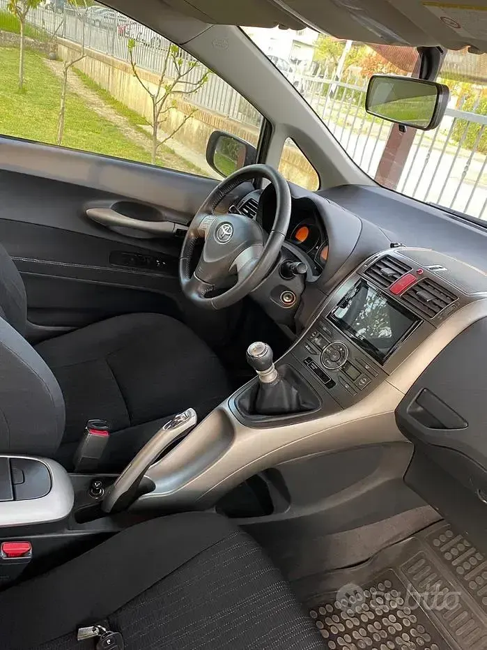 Usata Toyota Auris 90 CV (66 kW) 2009 Utilitaria