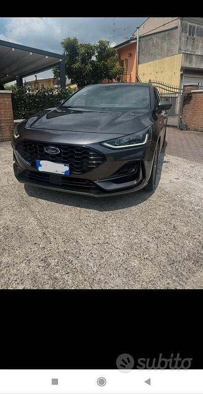 Usata Ford Focus ST-Line 125 CV (91 kW) 2022 Grigio Berlina