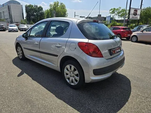Usata Peugeot 207 73 CV (53 kW) 2008 Argento Berlina