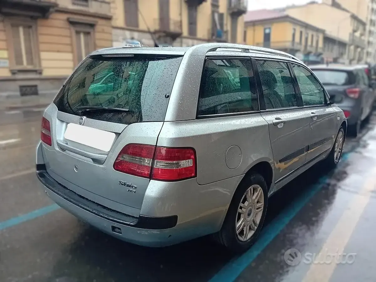 Usata Fiat Stilo 140 CV (102 kW) 2004 Grigio Berlina