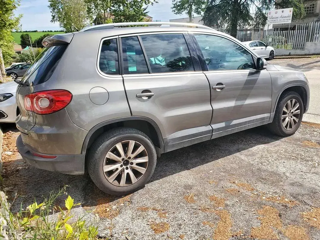 Usata VW Tiguan 140 CV (102 kW) 2009 Grigio SUV