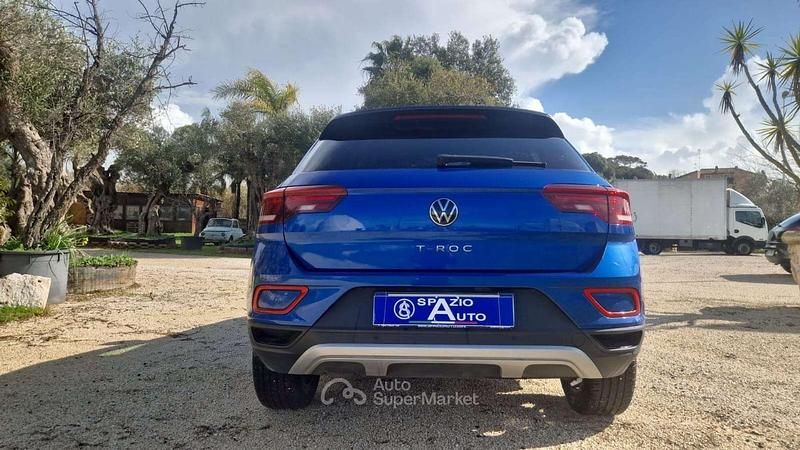 Usata VW T-Roc Style 116 CV (85 kW) 2024 Blu mare SUV