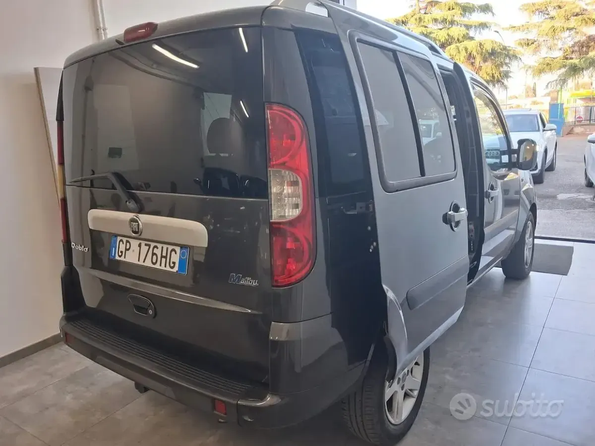 Usata Fiat Doblò 120 CV (88 kW) 2008 Grigio Monovolume