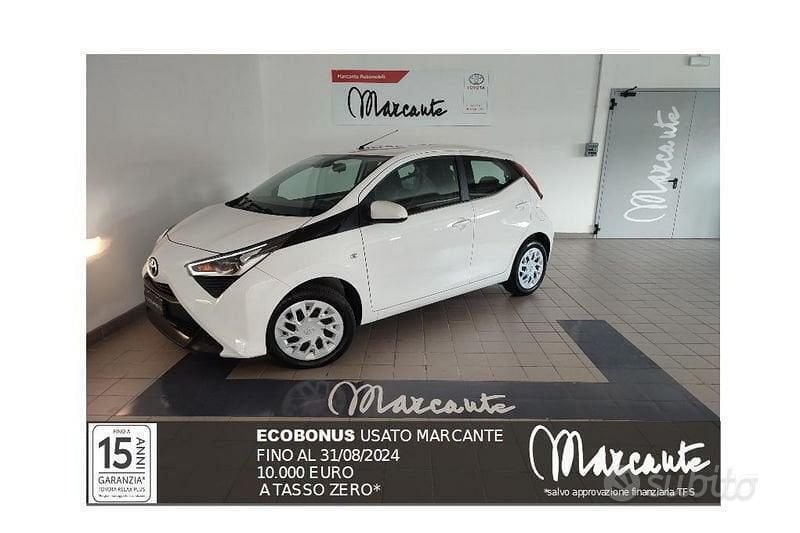 Usata Toyota Aygo Connect Style 72 CV (52 kW) 2020 Bianco Utilitaria