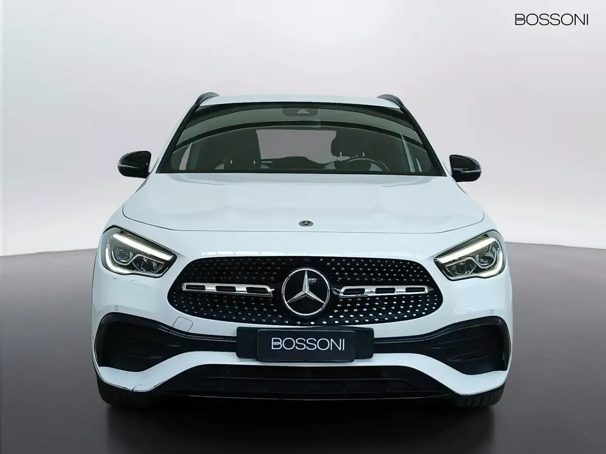 Begagnad Mercedes GLA200 Premium 150 HK (110 kW) 2022 Vit SUV