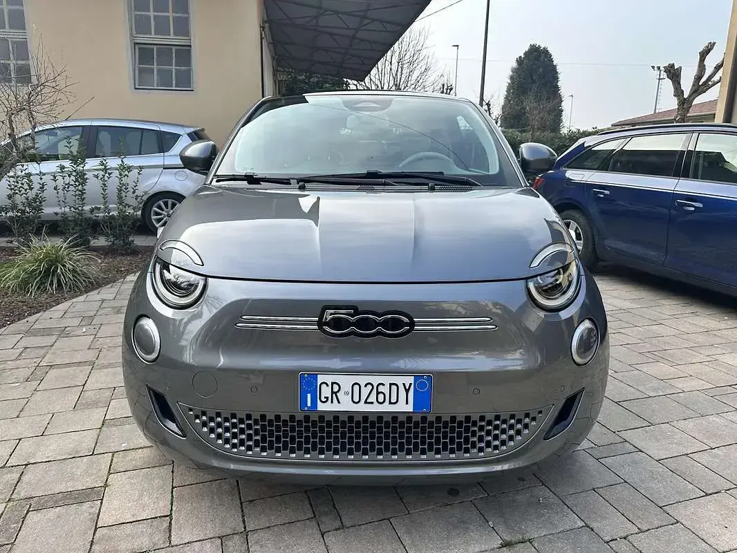 Usata Fiat 500e La Prima 86 kW (118 CV) 2023 Utilitaria