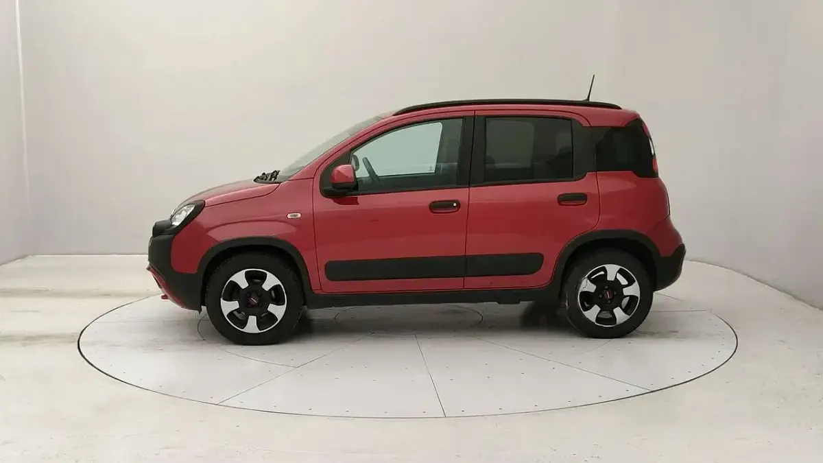 Usata Fiat Panda Cross Cross 70 CV (51 kW) 2024 Rosso Utilitaria