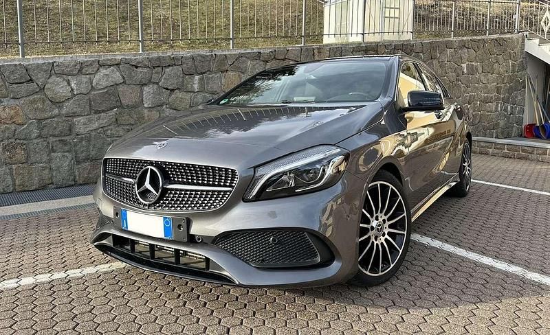 Usata Mercedes A180 Sport Edition 122 CV (89 kW) 2018 Grigio Berlina