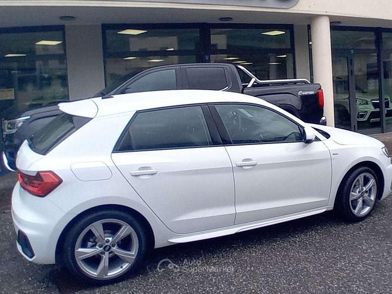 Bianco Nuova 2025 Audi A1 Sportback S-Line Due volumi | 28.500 € (Buon prezzo) - Immagine 1/4