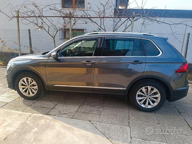 Usata VW Tiguan Business 150 CV (110 kW) 2018 Grigio SUV