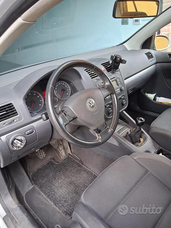 Usata VW Golf V 115 CV (84 kW) 2005 Grigio Berlina
