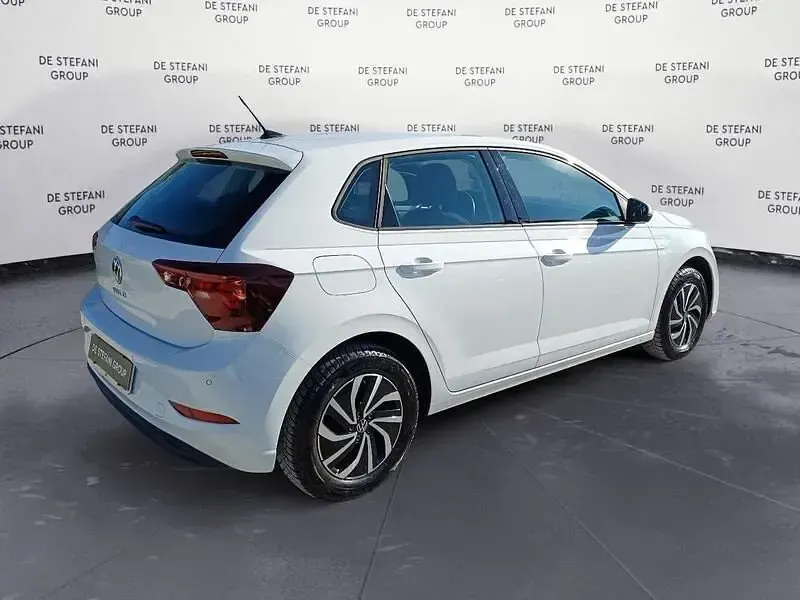 Usata VW Polo Life 80 CV (58 kW) 2024 Bianco Utilitaria