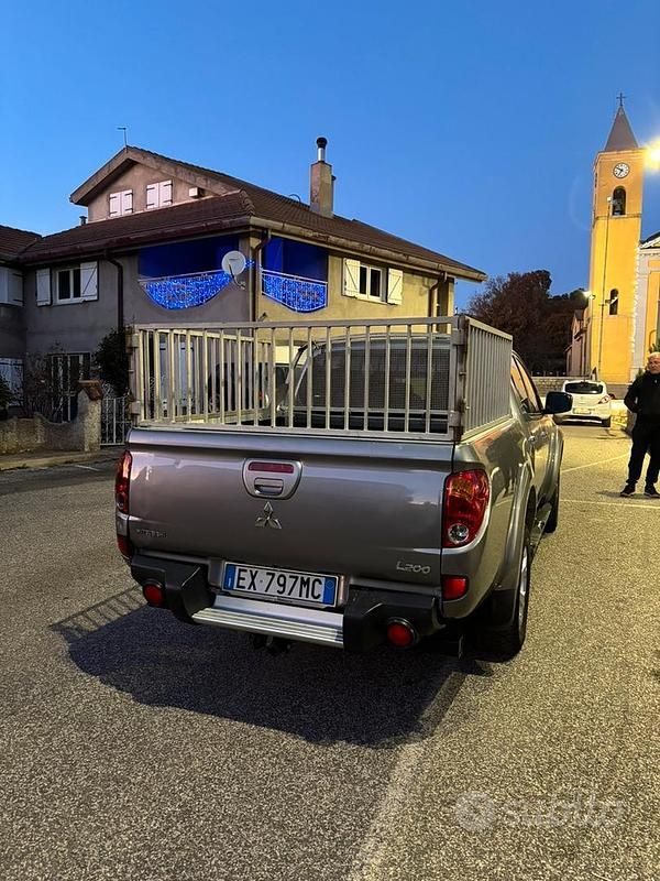 Usata Mitsubishi L200 2014 Grigio Pick-up