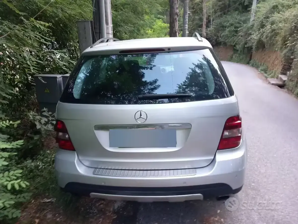 Usata Mercedes ML280 190 CV (139 kW) 2007 Grigio SUV