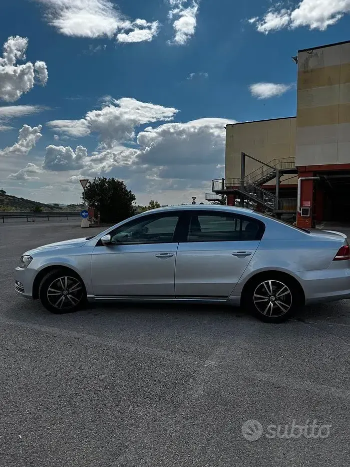 Usata VW Passat 105 CV (77 kW) 2012 Grigio Berlina
