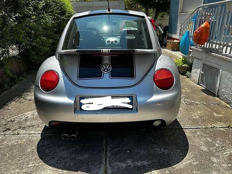 Käytetty VW Beetle 90 HP (66 kW) 2001 Harmaa Viistoperä