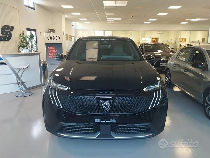 Nero Usata 2024 Peugeot 3008 SUV | 31.000 € (Buon prezzo) - Immagine 1/4