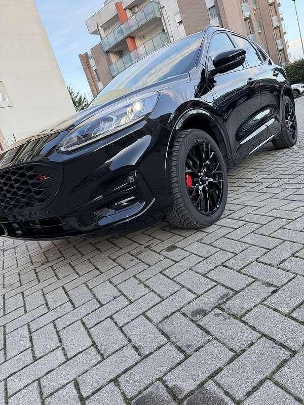 Usata Ford Kuga ST-Line X 152 CV (111 kW) 2023 SUV