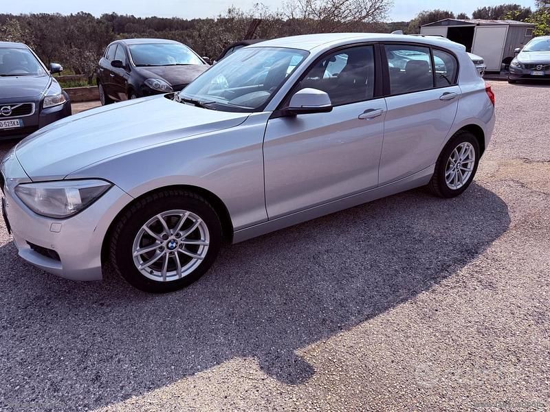 Usata BMW 116 136 CV (100 kW) 2011 Argento Utilitaria