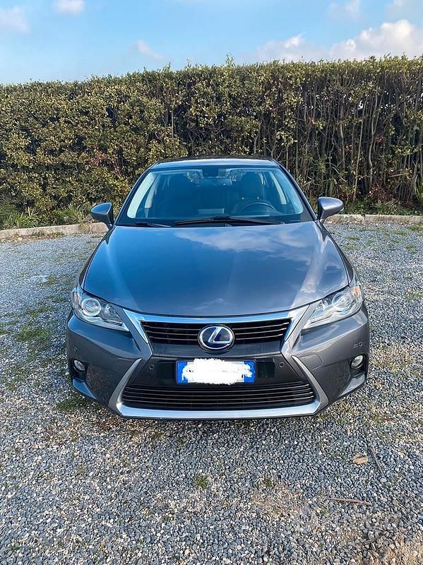 Usata Lexus CT200h 2014 Grigio Berlina