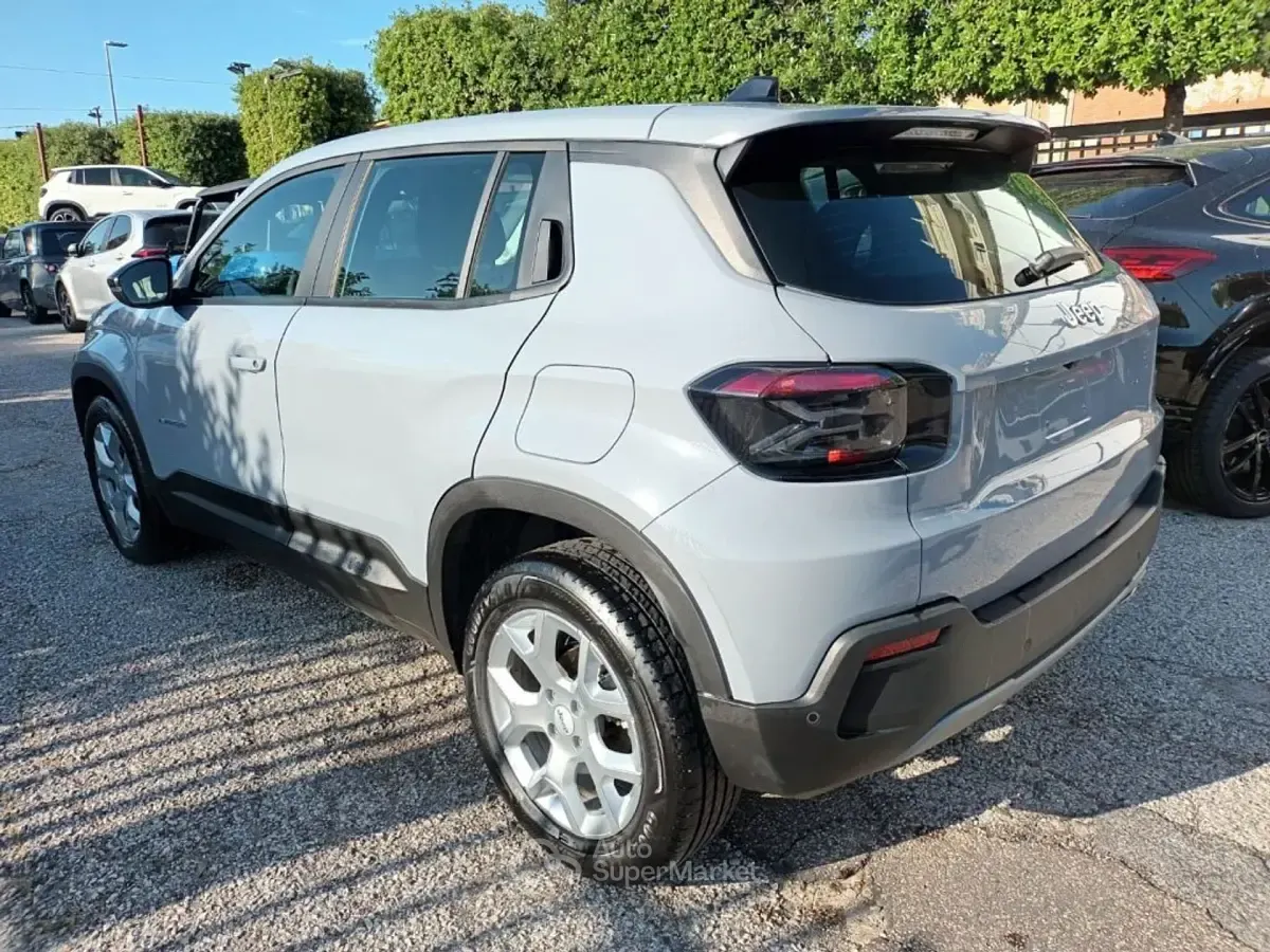 Usata Jeep Avenger Altitude 101 CV (74 kW) 2025 Gray SUV