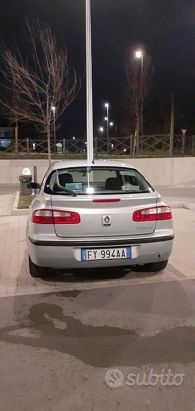Usata Renault Laguna II 120 CV (88 kW) 2005 Grigio Berlina