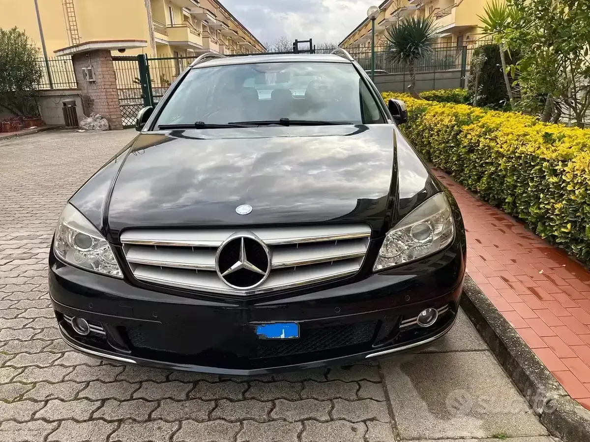 Usata Mercedes C220 Avantgarde 170 CV (125 kW) 2009 Nero Station wagon